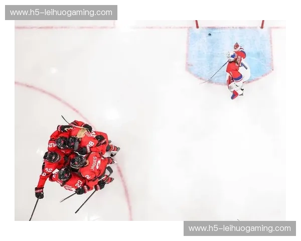 加拿大冰球女队小组赛全胜 阵容轮换有效保持主力球员竞技状态 加拿大冰球女队小组赛全胜 阵容轮换有效保持主力球员竞技状态