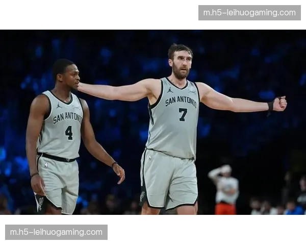 马刺尼克斯全美直播 麦克布莱德普拉姆利缺席影响轮换